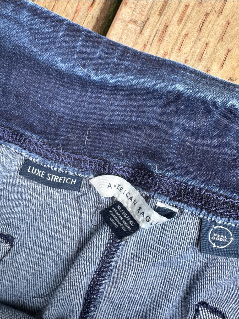 American Eagle Outfitters Women's Flare Jeans in Blue stretch waist - Picture 2 of 4